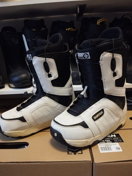 Boots de snowboard Occasion Burton Moto 43